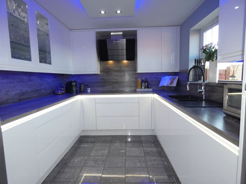 Kitchen- click for photo gallery